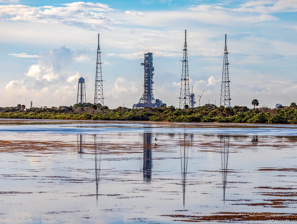NASA's completed Mobile Launch Platform for SLS rolls onto LC-39B