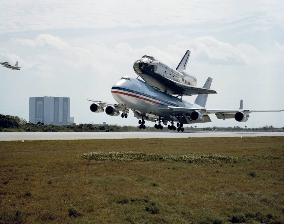 NASA plans to resurrect the Space Shuttle after SLS goes over budget again