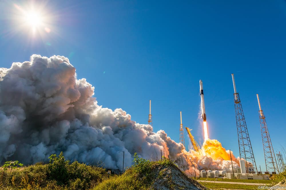 SpaceX successfully delivers Dragon to the ISS, but has a mishap during landing