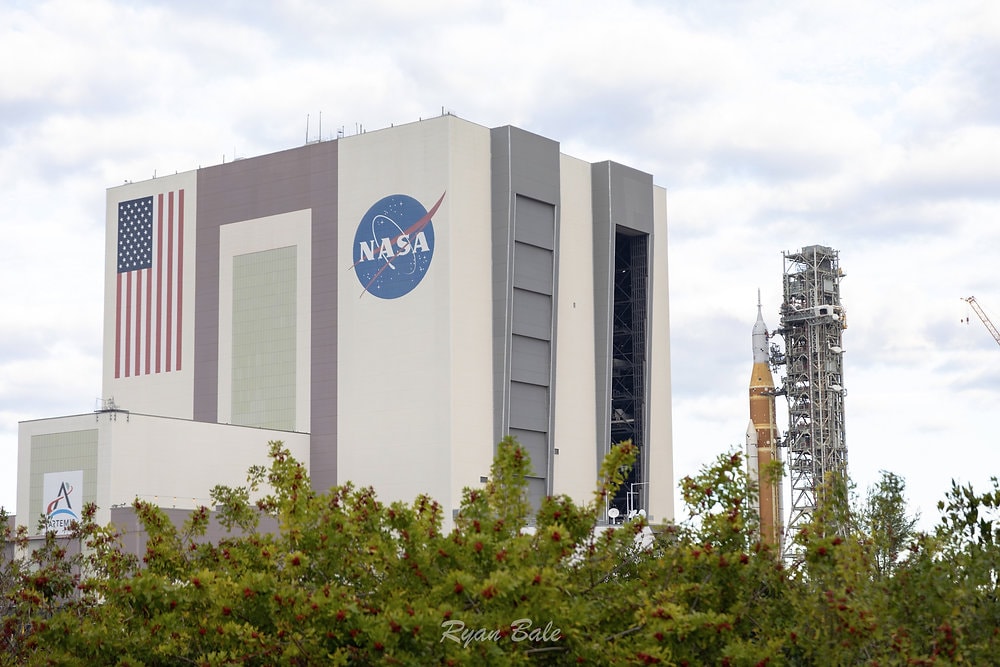 Artemis II Faces Delay as Helium Issue Prompts SLS Rollback to VAB