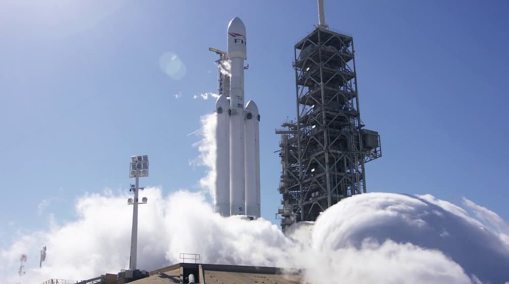 Falcon Heavy fires up its 27 engines for the first time ever!