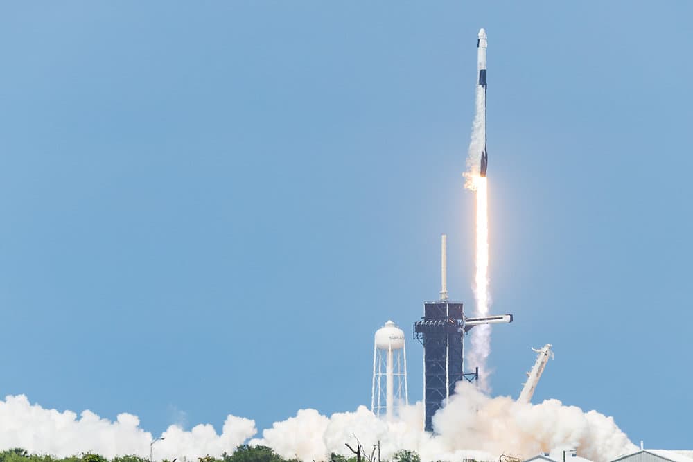 SpaceX successfully returns Astronauts back to Earth for the first time